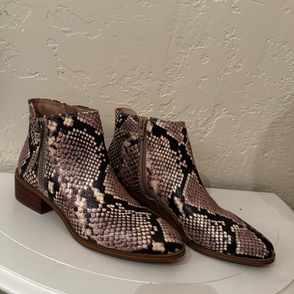 Aldo Leather Snakeskin Ankle Boots size 7.5